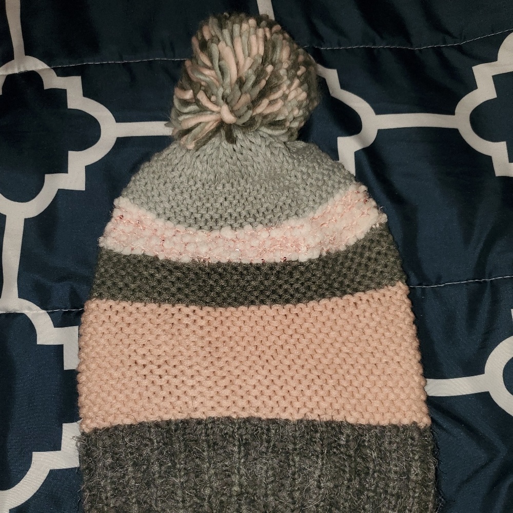 Women's pink & gray knitted winter cap